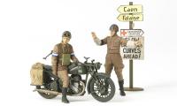 Tamiya Moto BSA M20 et policiers milit.